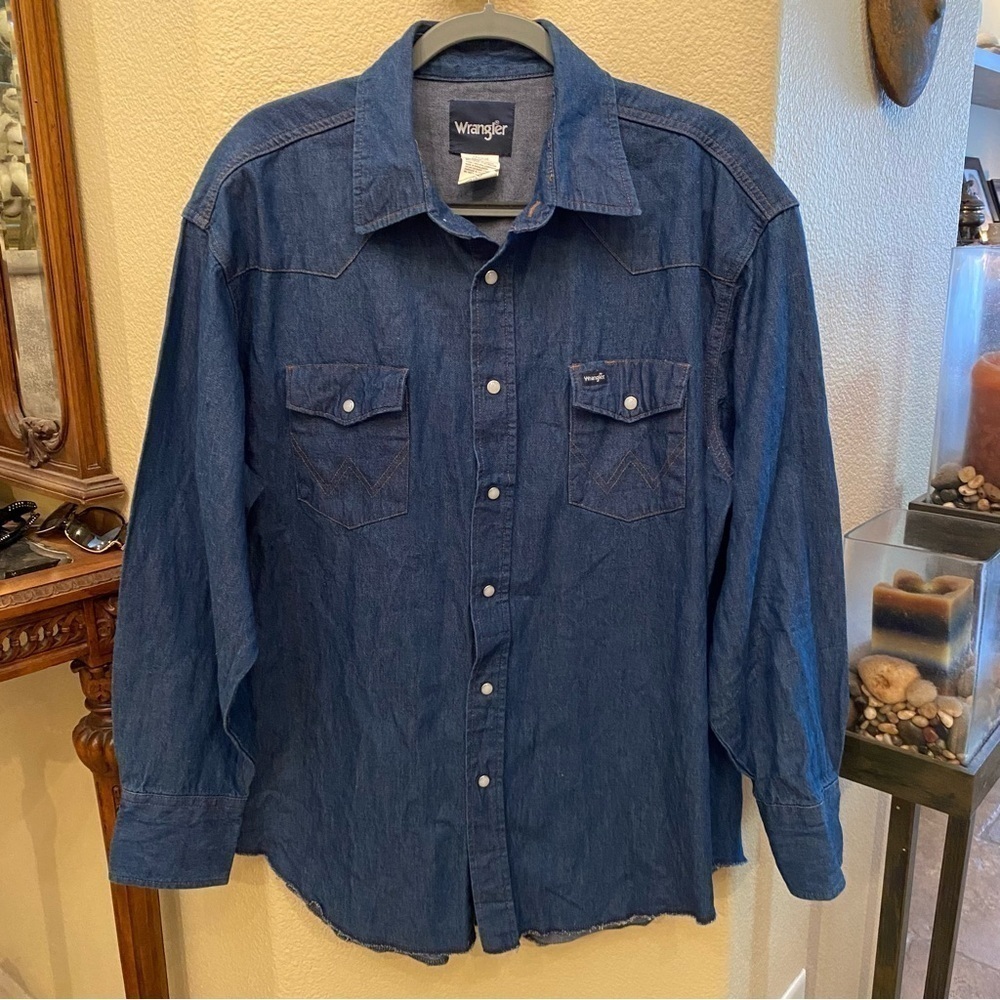 WRANGLER Men Blue Denim White Pearl Snap Button Long Sleeve Top Size 17 1/2x35